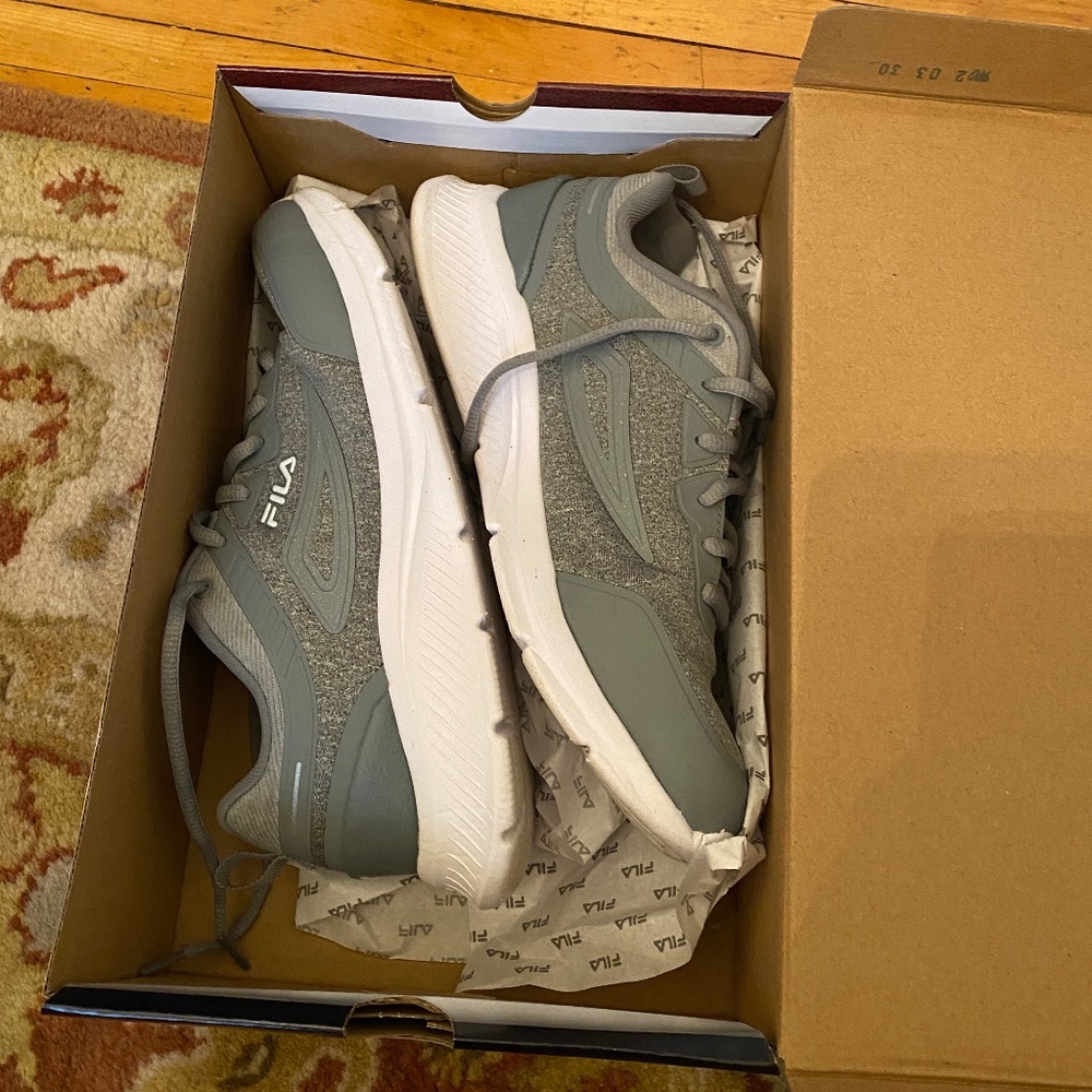 Women’s Running Shoes (like new)